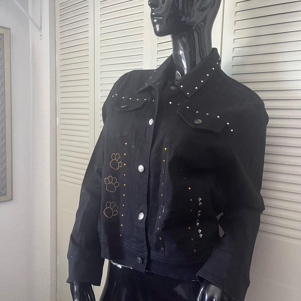 Las Olas Black Studded Denim Jacket Women’s Size L Paw Print & Rhinestone Detail